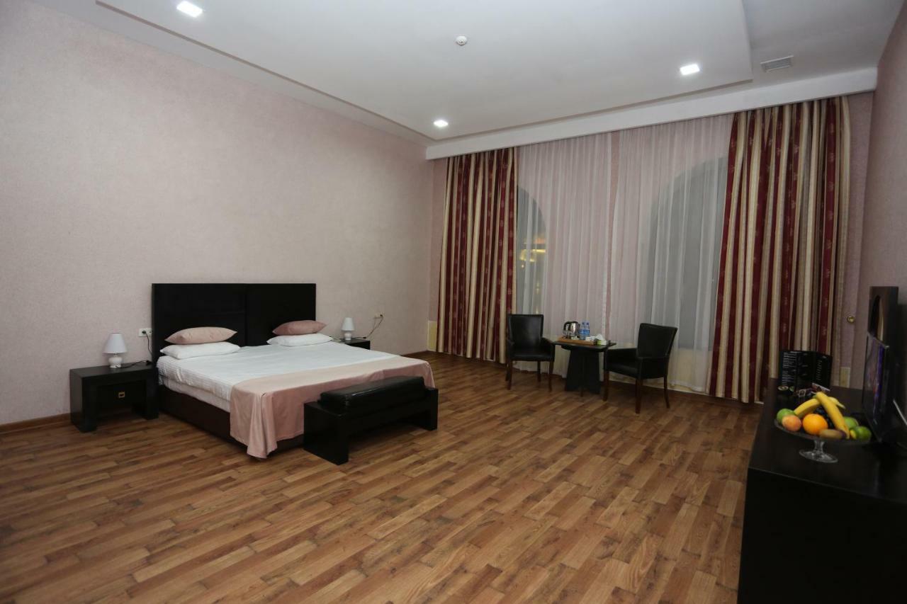 Ambassador Hotel Baku Exterior photo