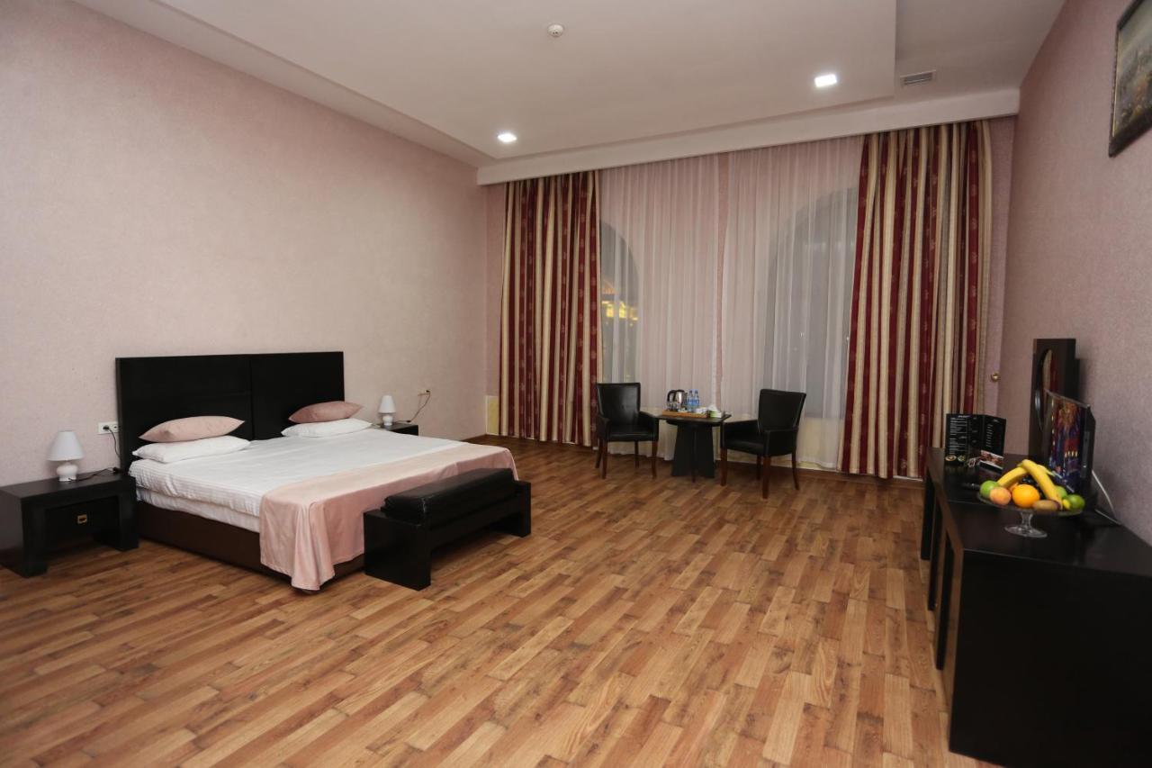 Ambassador Hotel Baku Exterior photo